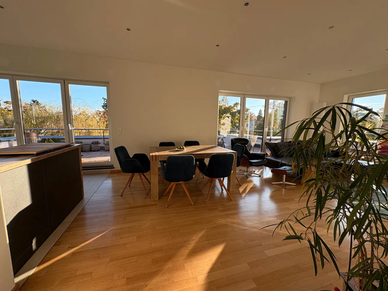 5 Zimmer Wohnung mit 138 m² in München – Bild 2