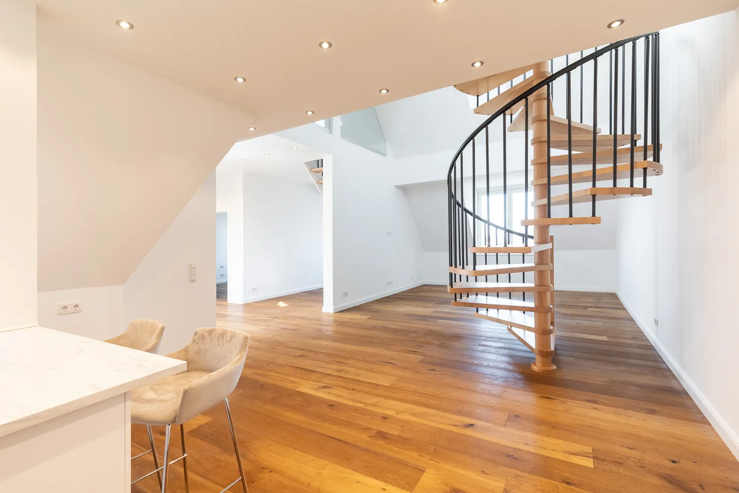 6 Zimmer Wohnung mit 161 m² in Berlin – Bild 3