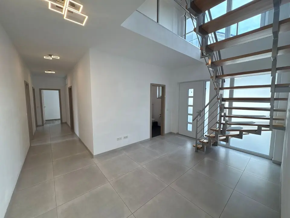 6 Zimmer Haus mit 261 m² in Saarbrücken – Bild 8