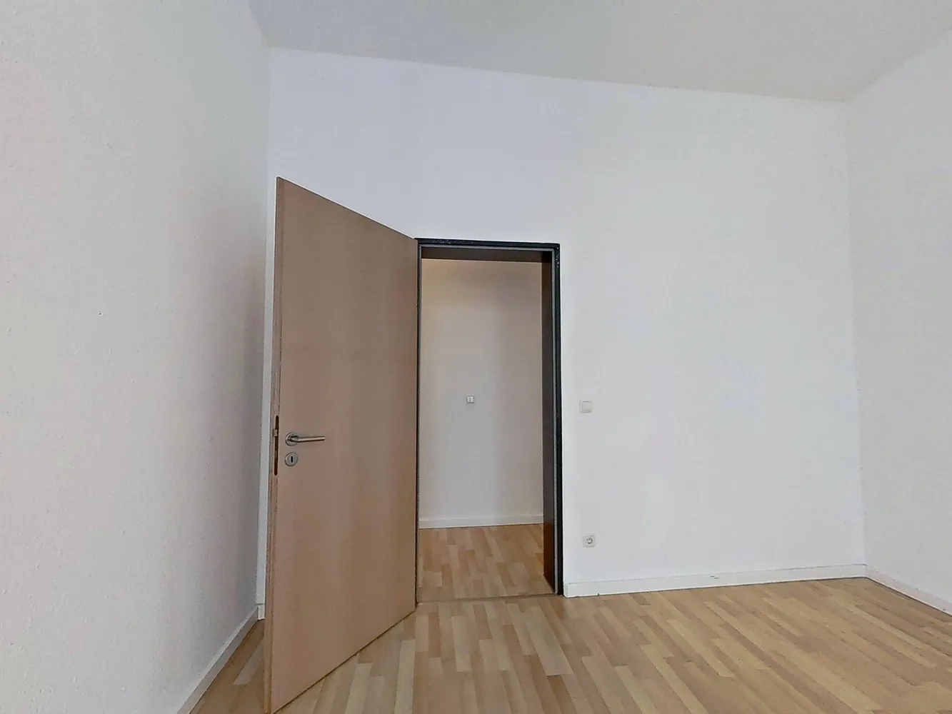 4 Zimmer Wohnung mit 120 m² in Magdeburg – Bild 3