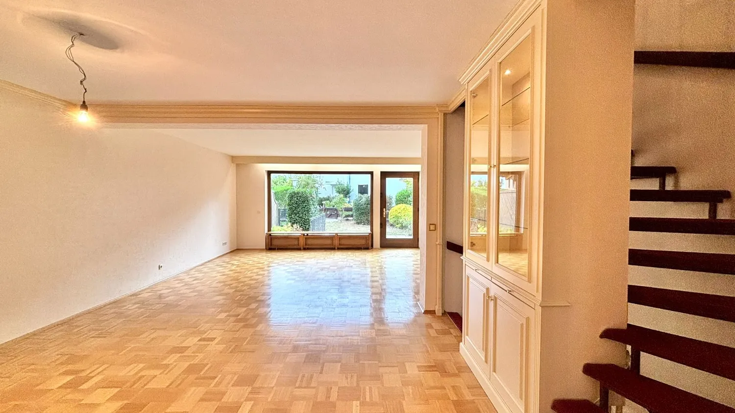 5 Zimmer Haus mit 149 m² in Wiesbaden – Bild 2