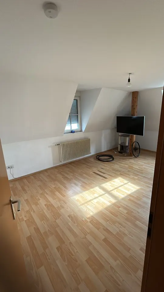 WG-Zimmer mit 172 m² in Esslingen am Neckar – Bild 1