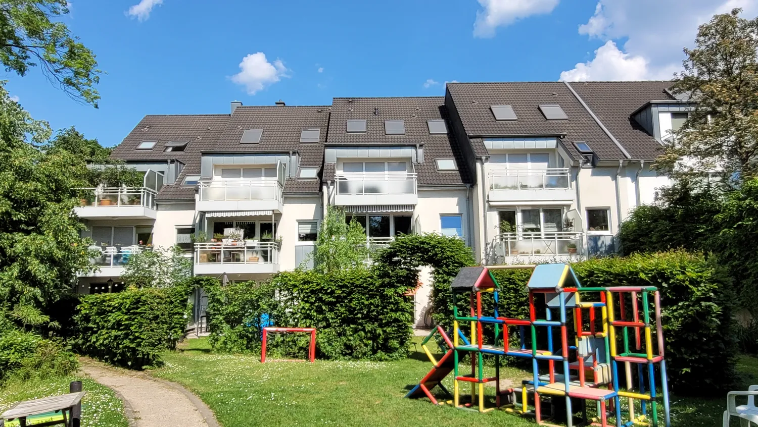 3 room apartment with 98 m² in Düsseldorf – Photo 2