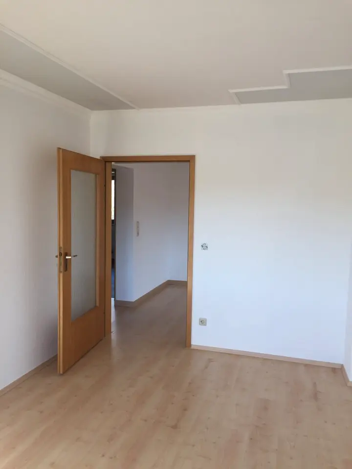 4 Zimmer Wohnung mit 120 m² in Meiningen – Bild 2