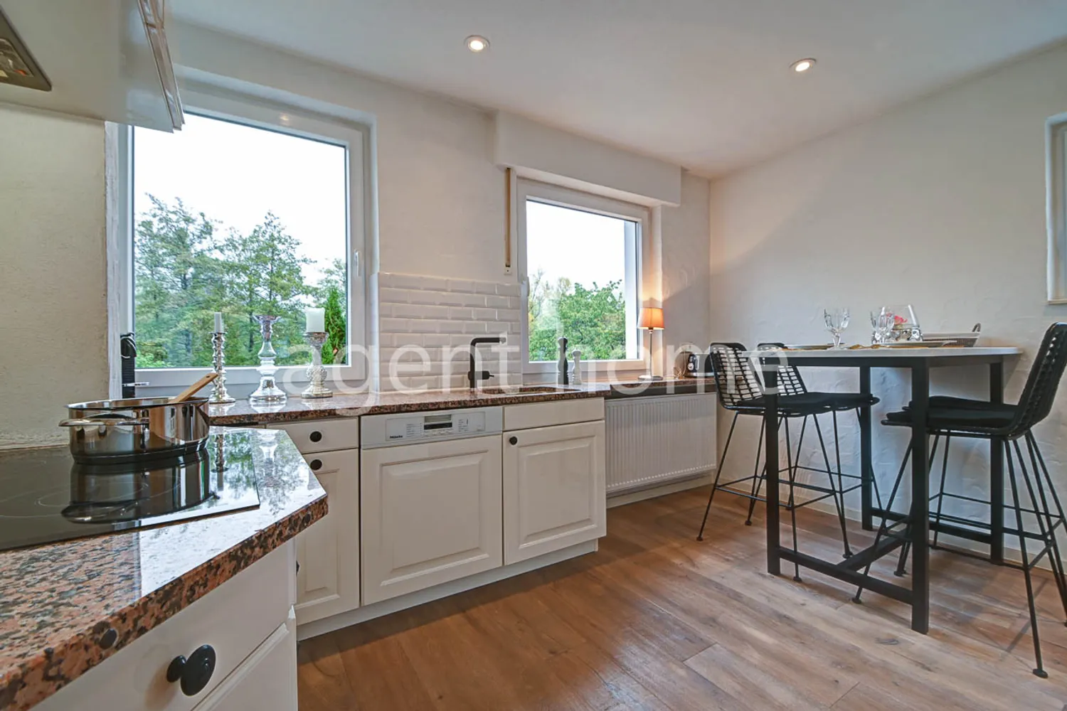 6 Zimmer Wohnung mit 150 m² in Stuttgart – Bild 3
