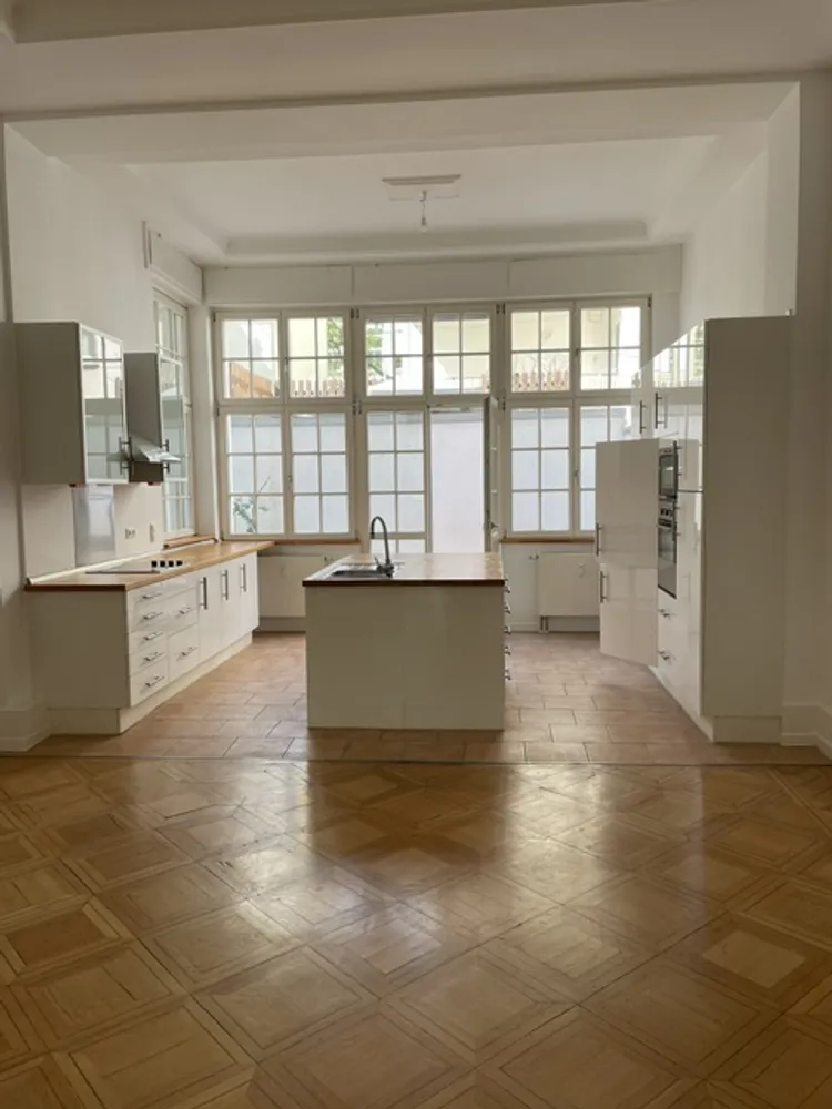 2 Zimmer Wohnung mit 115 m² in Frankfurt am Main – Bild 6