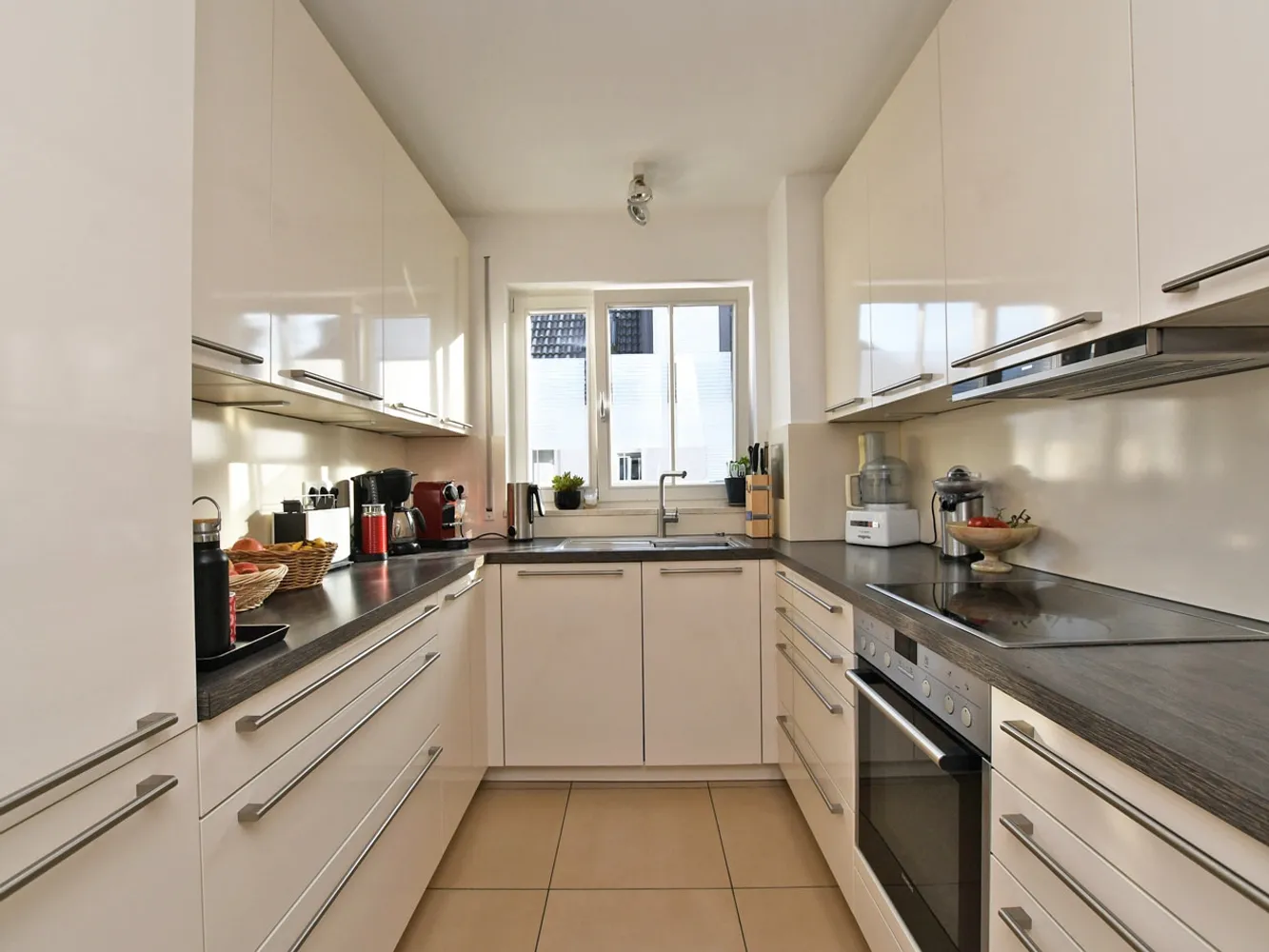 4 Zimmer Wohnung mit 110 m² in München – Bild 3