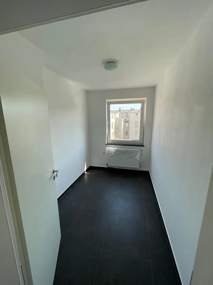 4 Zimmer Wohnung mit 75 m² in Wilhelmshaven – Bild 2