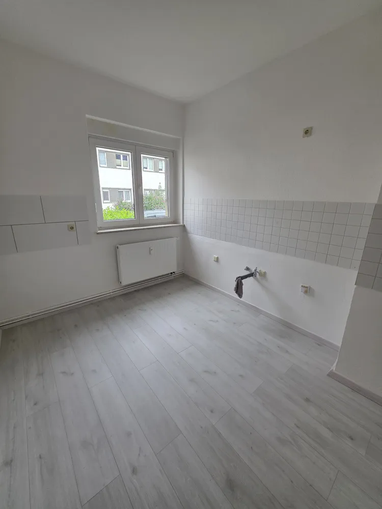 4 Zimmer Wohnung mit 103 m² in Bitterfeld-Wolfen – Bild 1