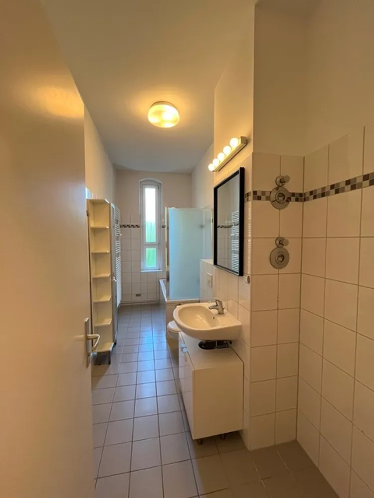 2 Zimmer Wohnung mit 77 m² in Berlin – Bild 8