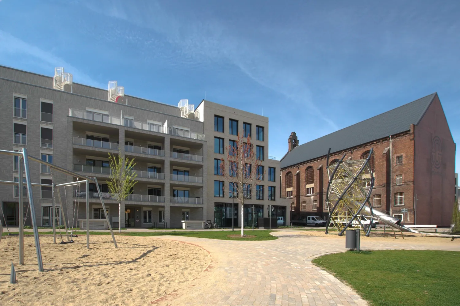 4 Zimmer Wohnung mit 154 m² in Düsseldorf – Bild 2