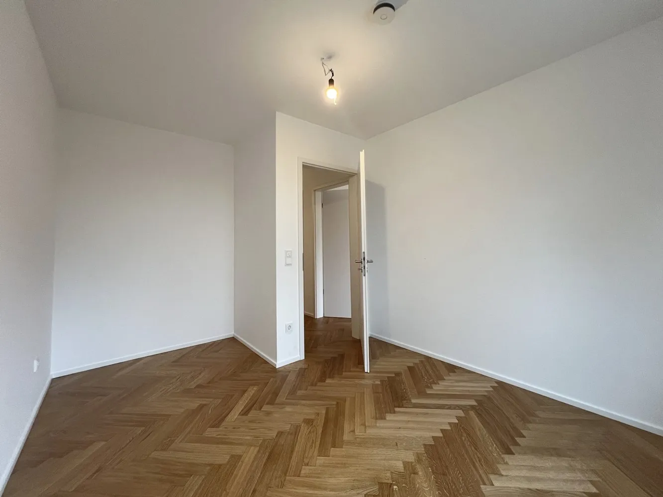 4 Zimmer Wohnung mit 124 m² in Frankfurt am Main – Bild 8