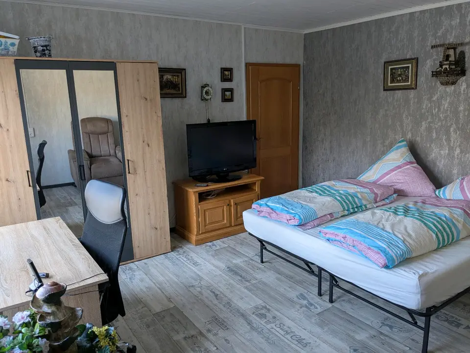 2 Zimmer Wohnung mit 130 m² in Leer – Bild 3