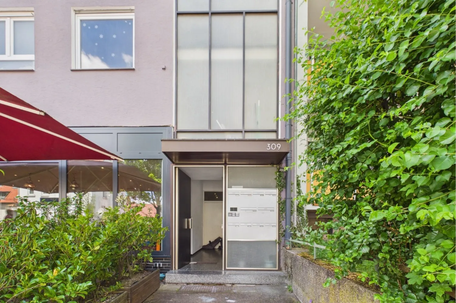6 Zimmer Wohnung mit 110 m² in Stuttgart – Bild 1
