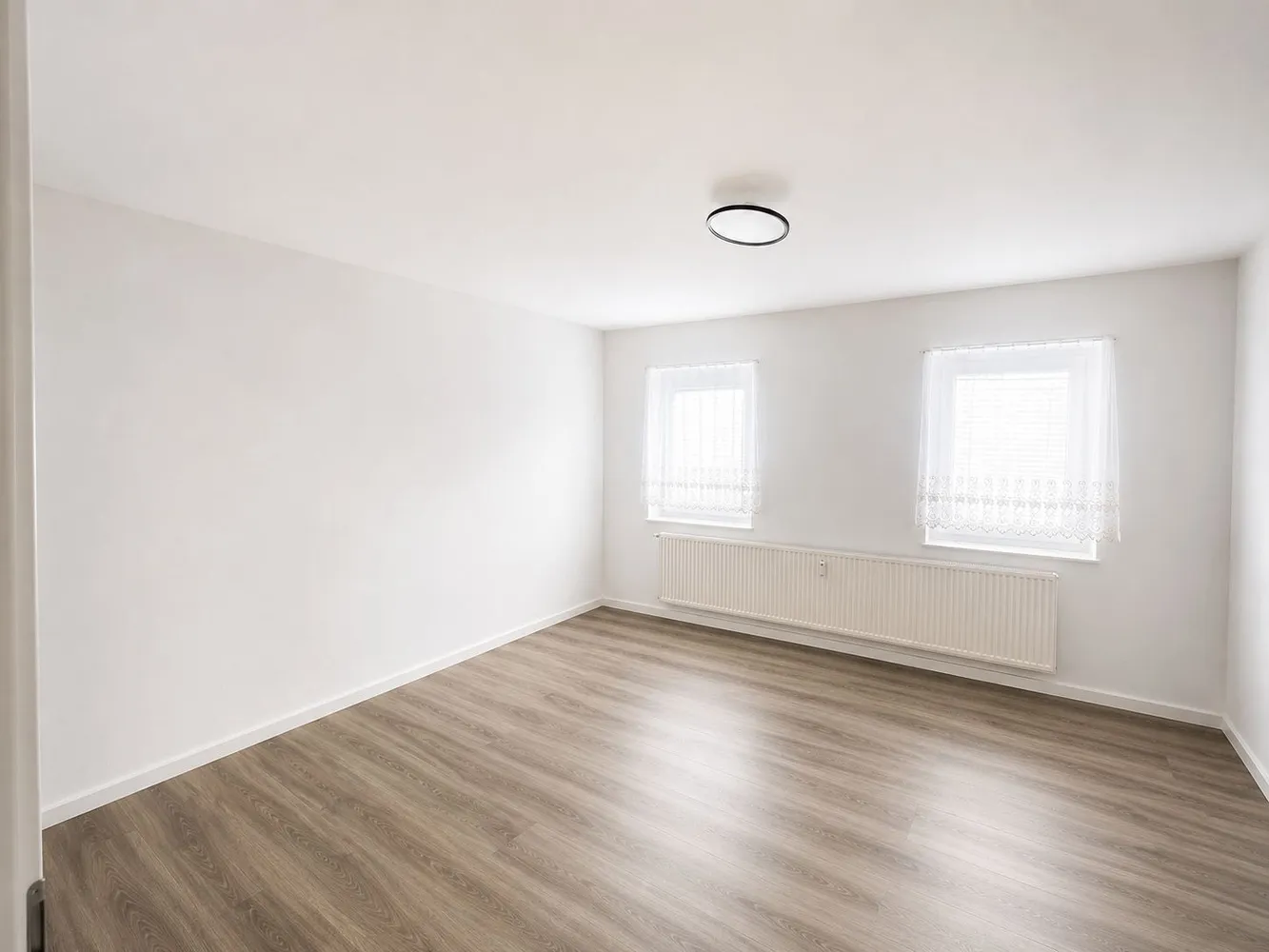 2 Zimmer Wohnung mit 80 m² in Oberhausen – Bild 2