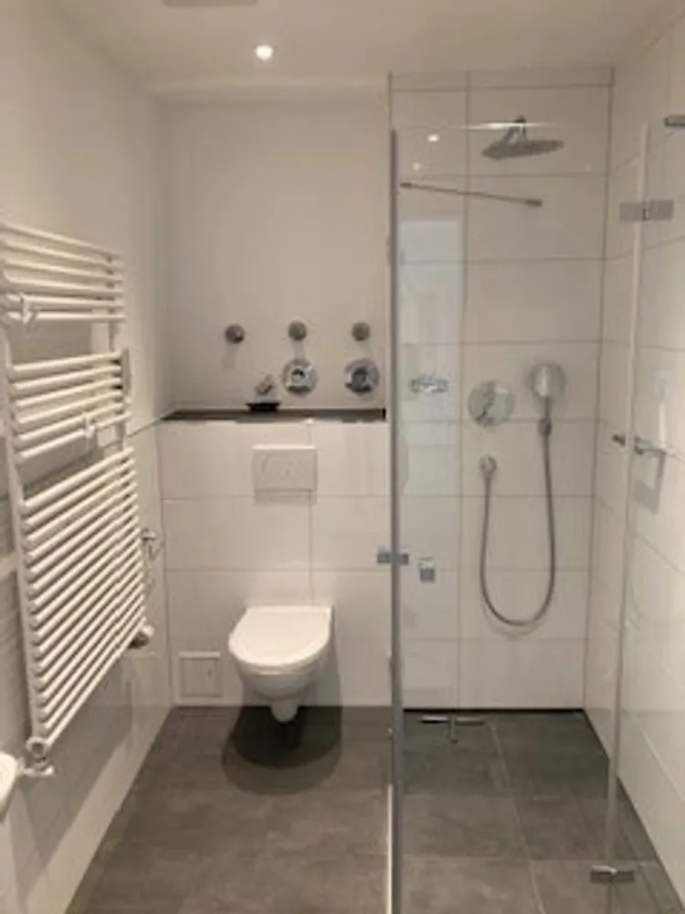 8 Zimmer Wohnung mit 275 m² in München – Bild 3