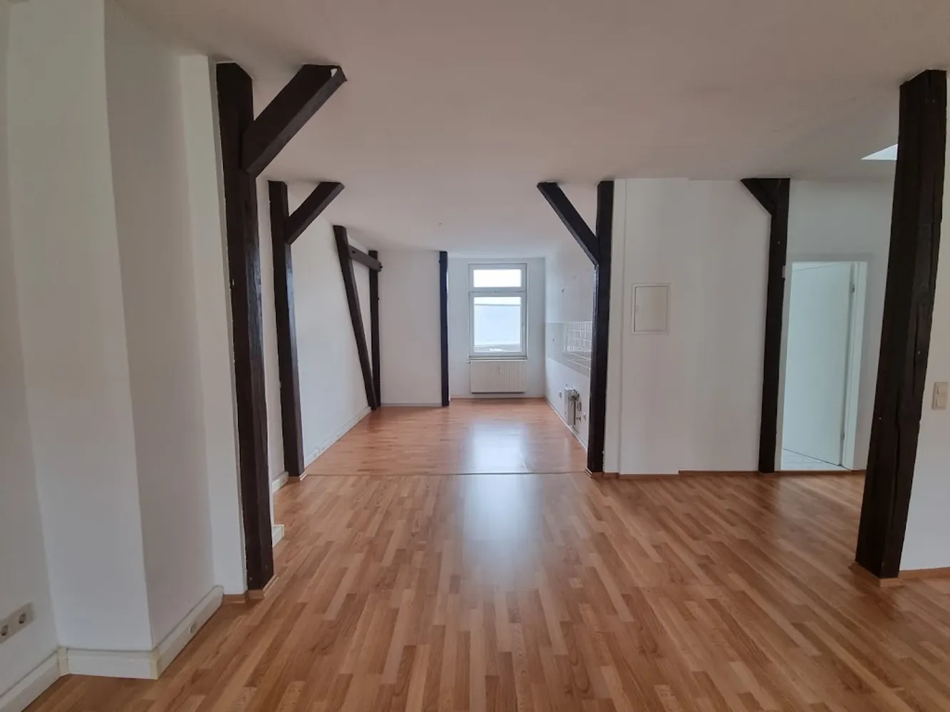 3 Zimmer Wohnung mit 95 m² in Halle (Saale) – Bild 4