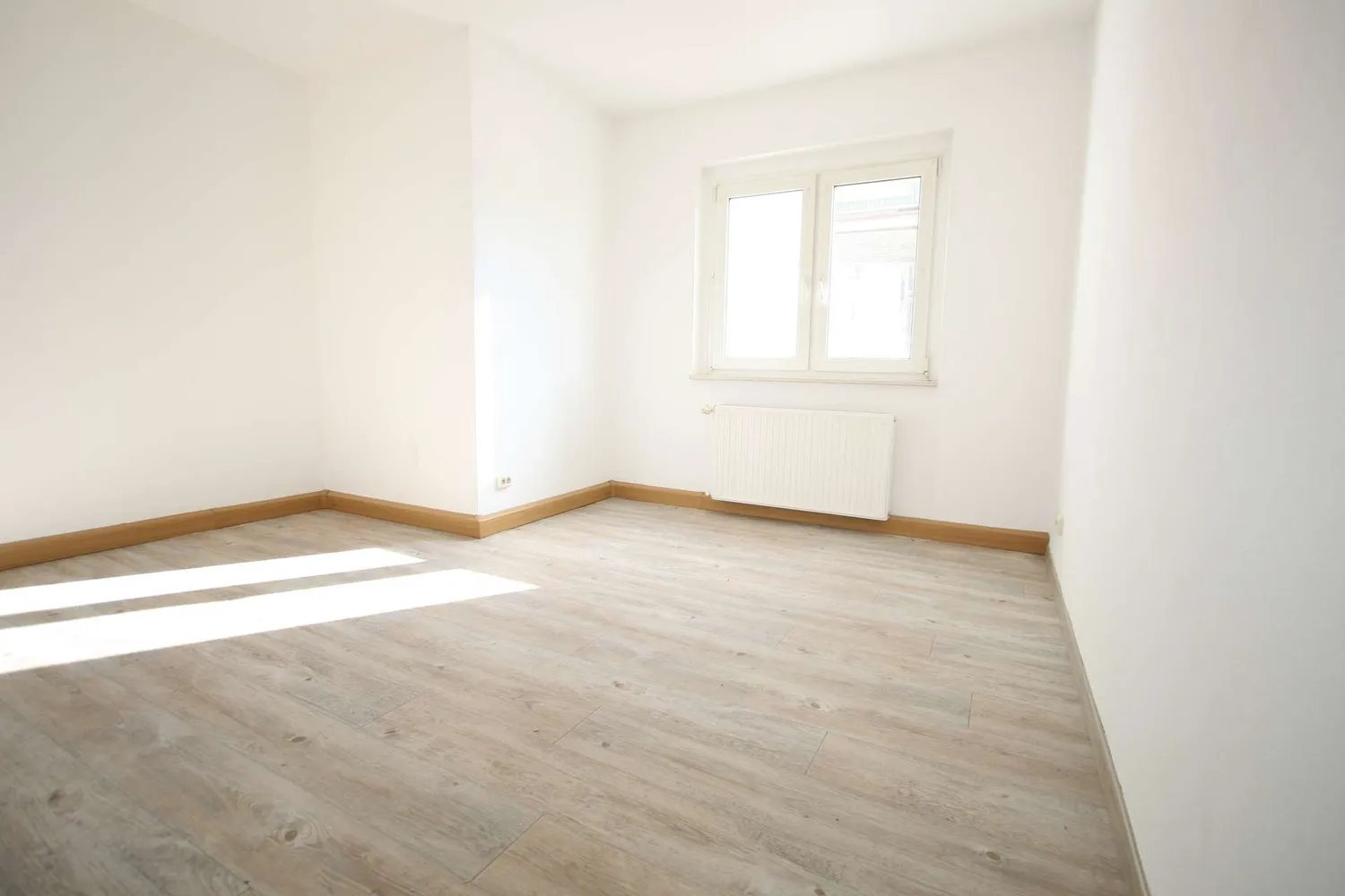 2 Zimmer Wohnung mit 60 m² in Meiningen – Bild 4
