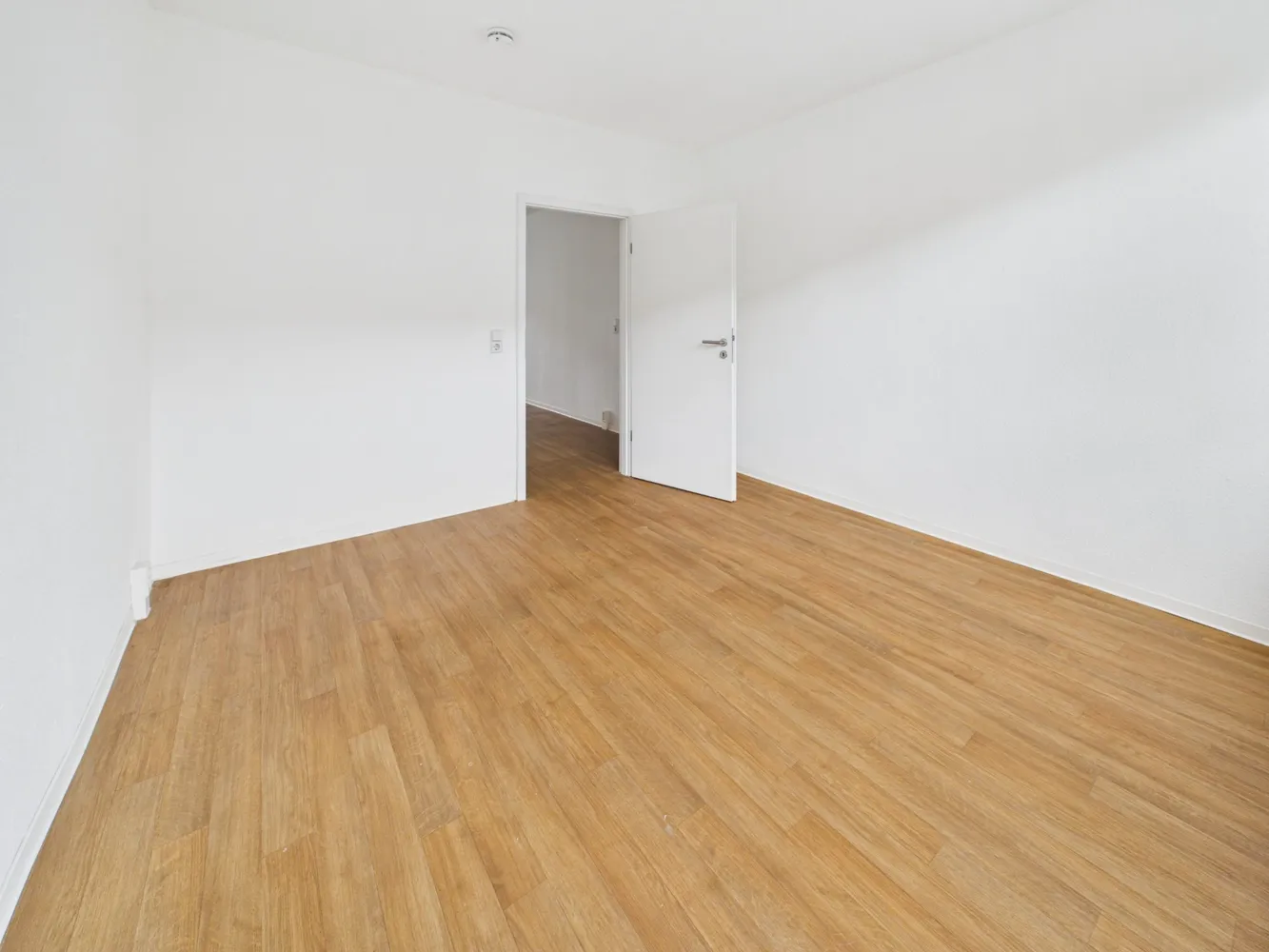 4 Zimmer Wohnung mit 66 m² in Magdeburg – Bild 1