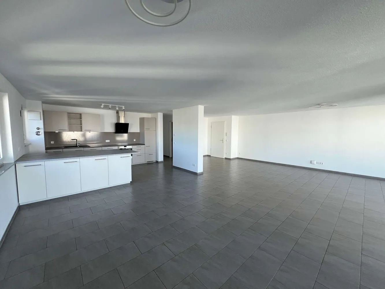 4 Zimmer Wohnung mit 143 m² in Stuttgart – Bild 2