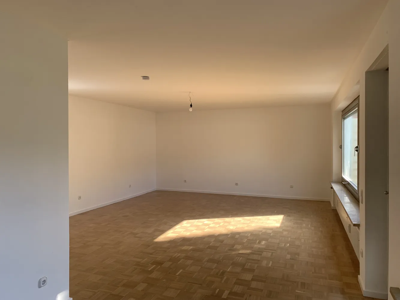 4 Zimmer Wohnung mit 96 m² in München – Bild 3