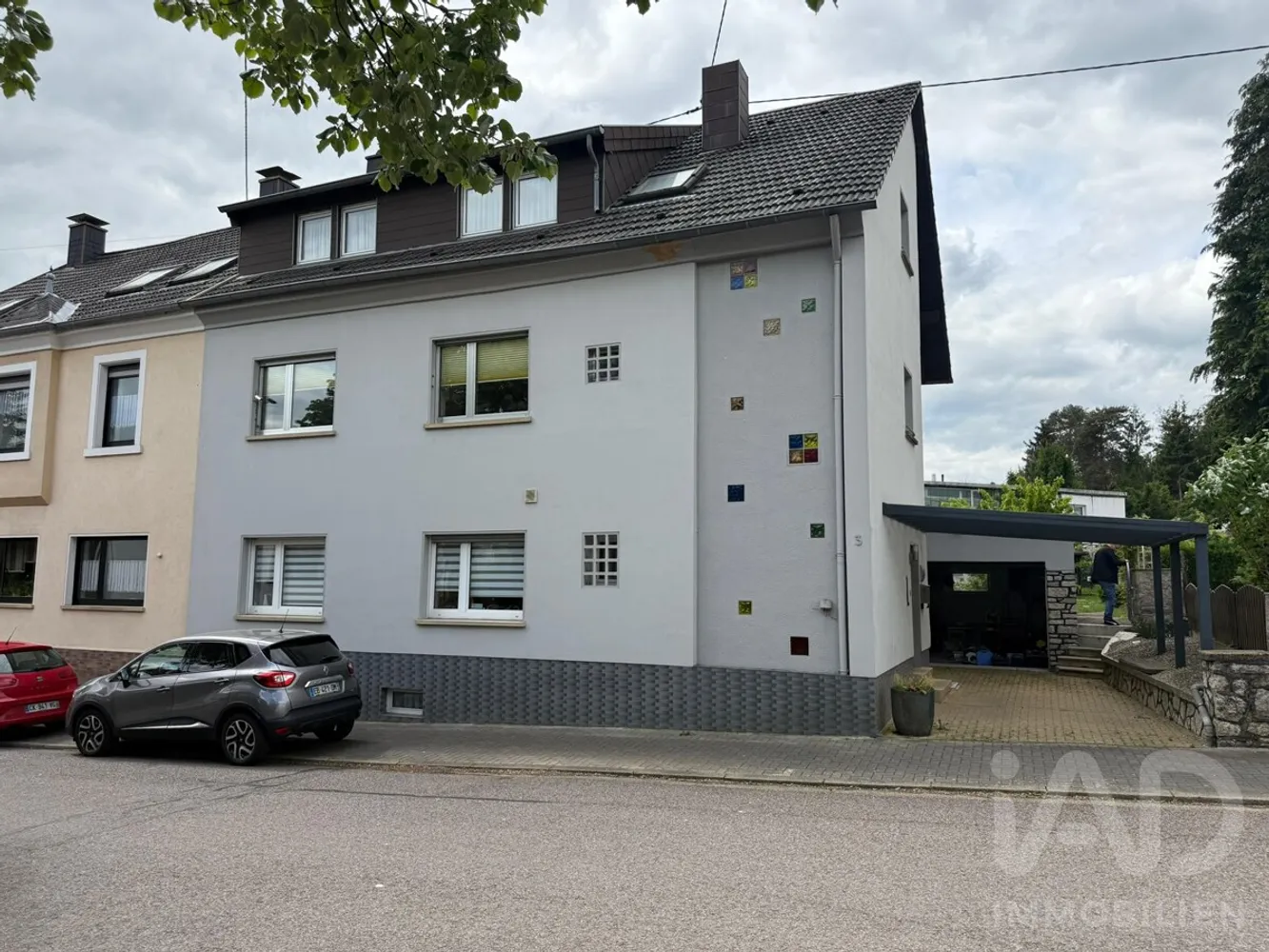 10 Zimmer Haus mit 240 m² in Saarbrücken – Bild 1