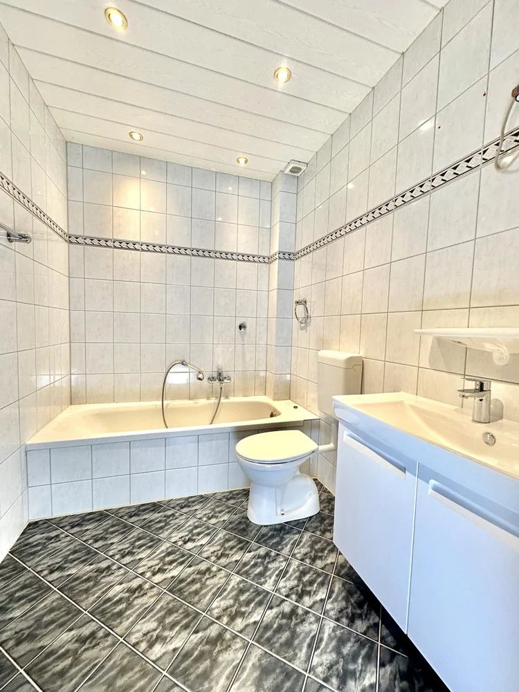3 Zimmer Wohnung mit 93 m² in Düsseldorf – Bild 4