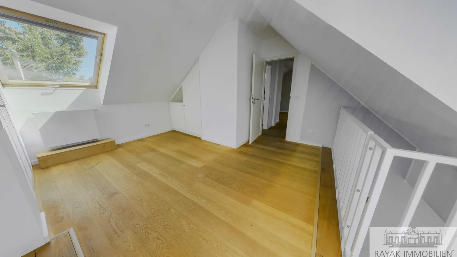 5 Zimmer Wohnung mit 125 m² in Düsseldorf – Bild 9