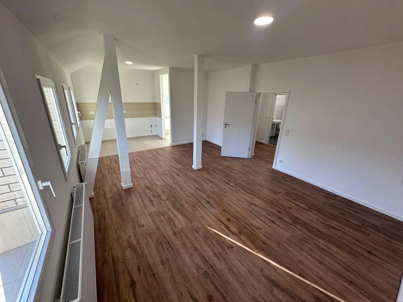 3 Zimmer Wohnung mit 90 m² in Düsseldorf – Bild 4