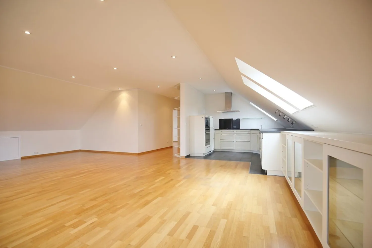 2 room apartment with 80 m² in Hamburg – Photo 10