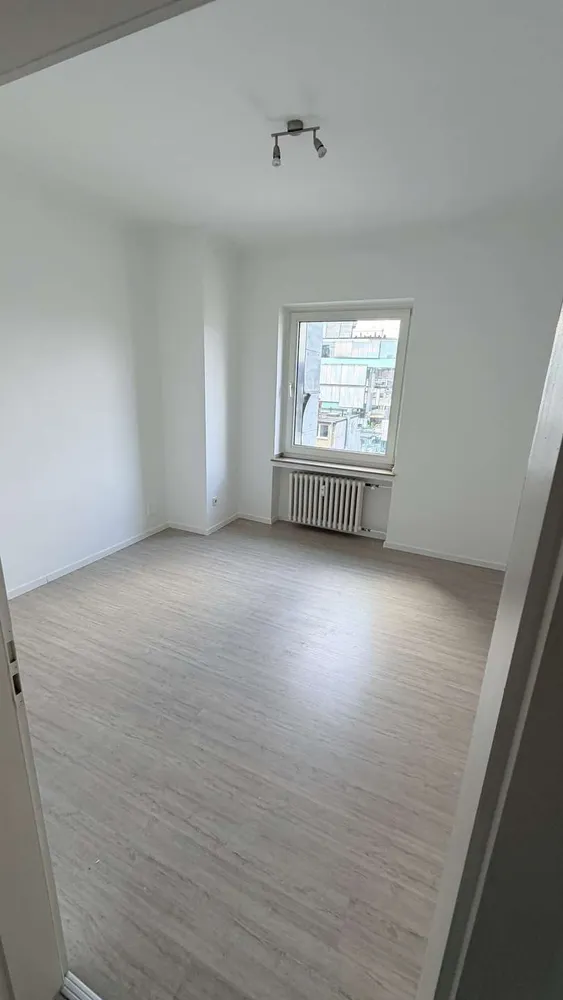 2 Zimmer Wohnung mit 65 m² in Krefeld – Bild 1