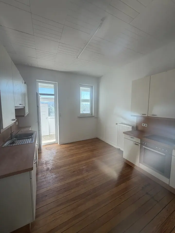 5 Zimmer Wohnung mit 100 m² in Saarbrücken – Bild 2