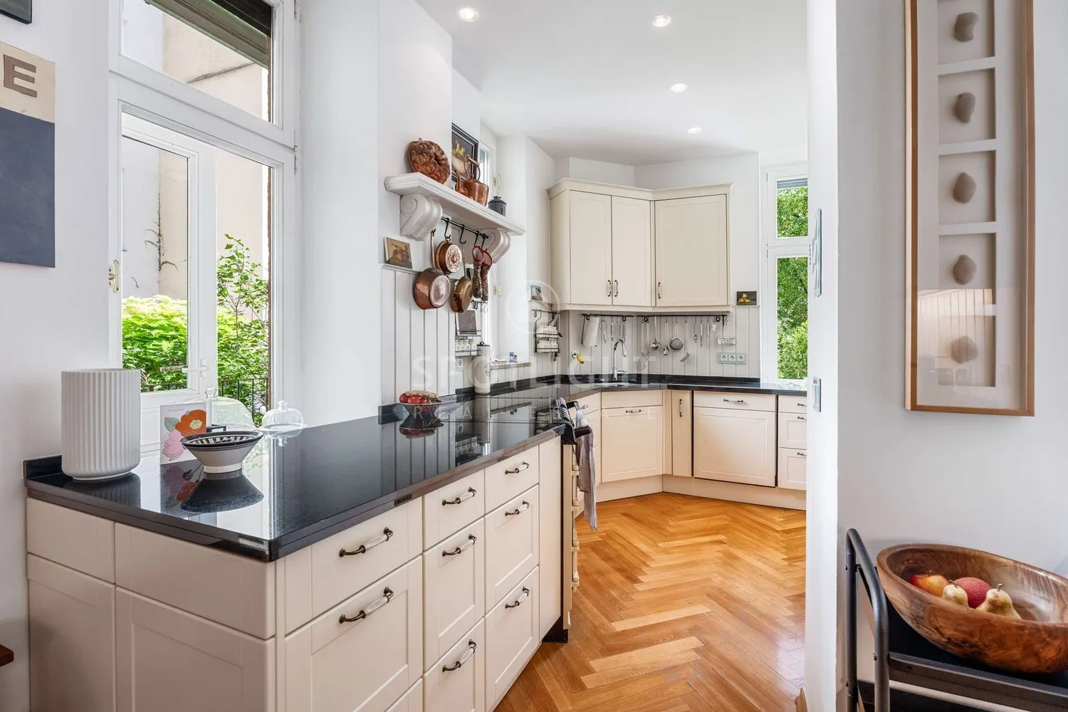 7 Zimmer Wohnung mit 233 m² in München – Bild 7