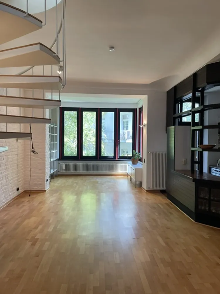 6 Zimmer Wohnung mit 220 m² in Düsseldorf – Bild 2