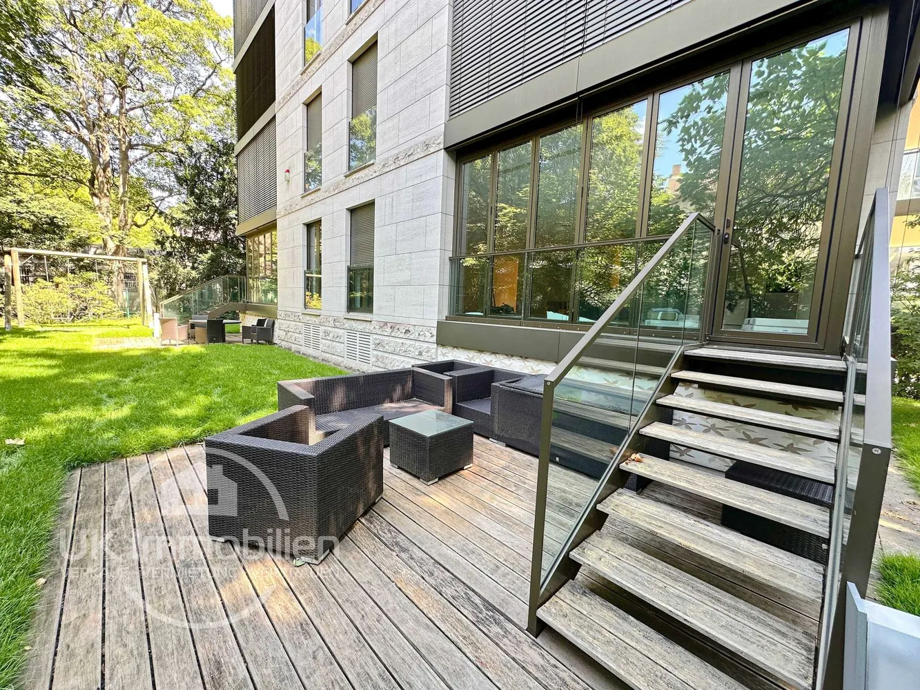 5 Zimmer Wohnung mit 346 m² in Frankfurt am Main – Bild 2