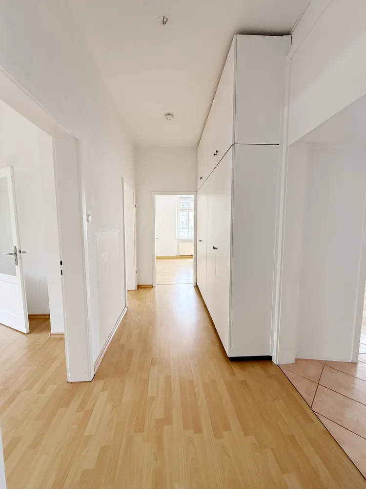 3 Zimmer Wohnung mit 90 m² in Stuttgart – Bild 2