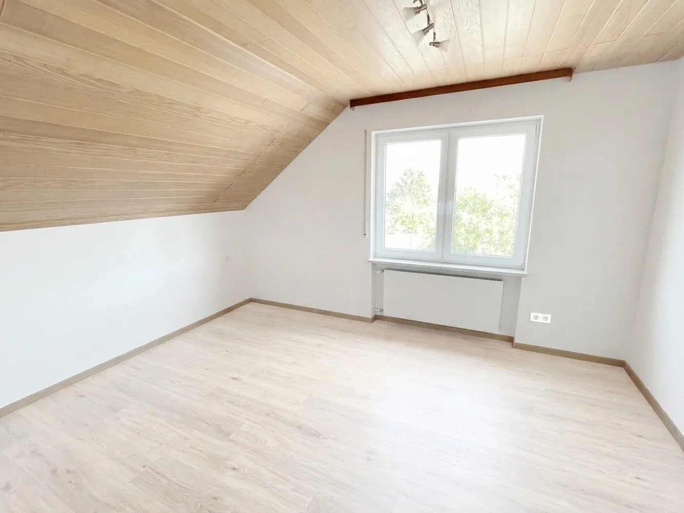 7 Zimmer Haus mit 130 m² in München – Bild 12