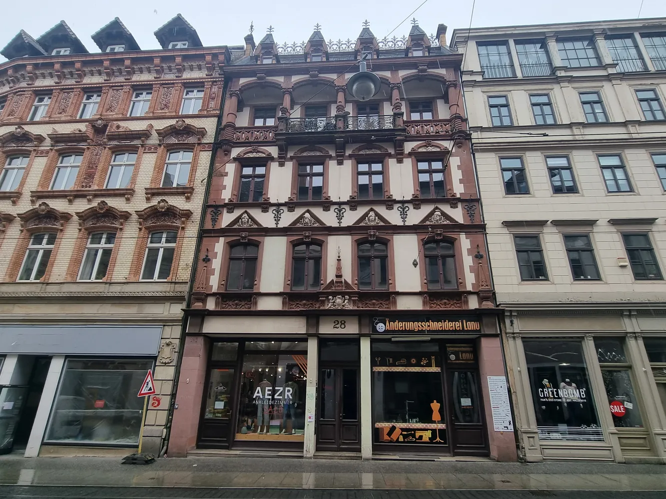 4 Zimmer Wohnung mit 147 m² in Halle (Saale) – Bild 2