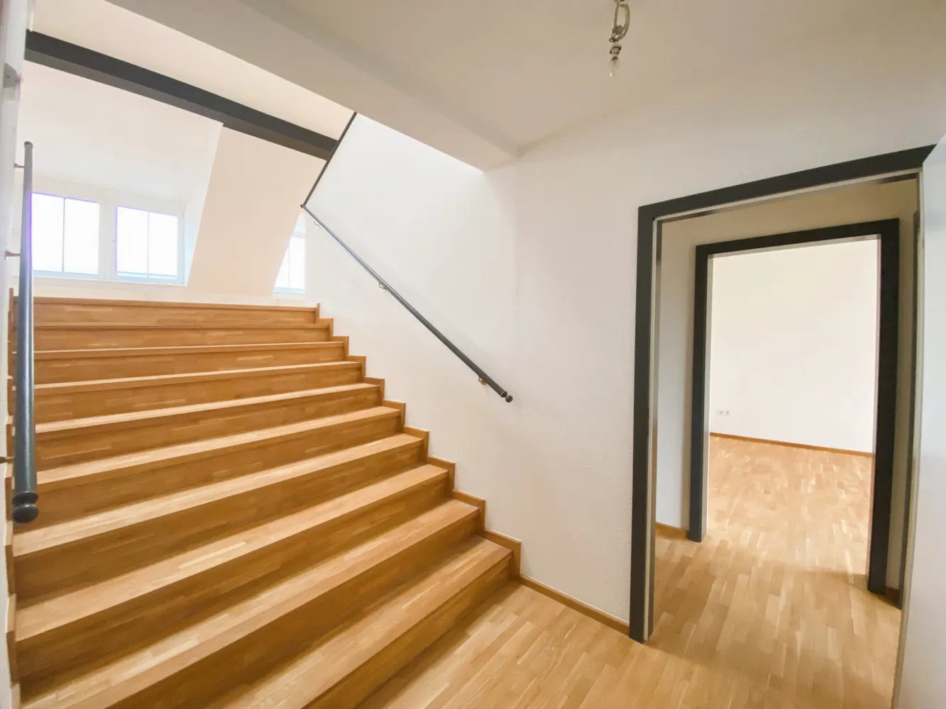 5 Zimmer Wohnung mit 135 m² in Leipzig – Bild 1
