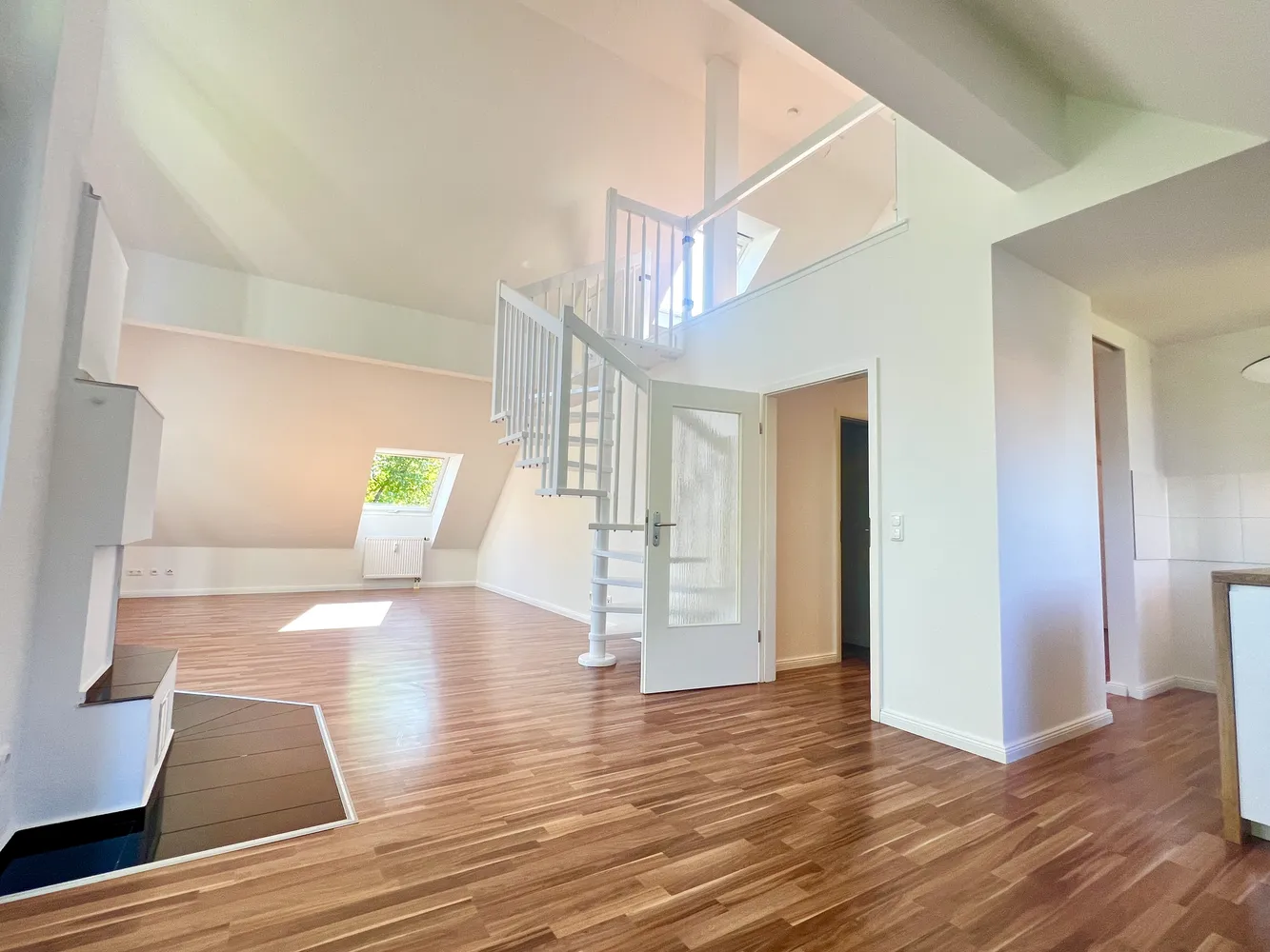 3 room apartment with 89 m² in Munich – Photo 2