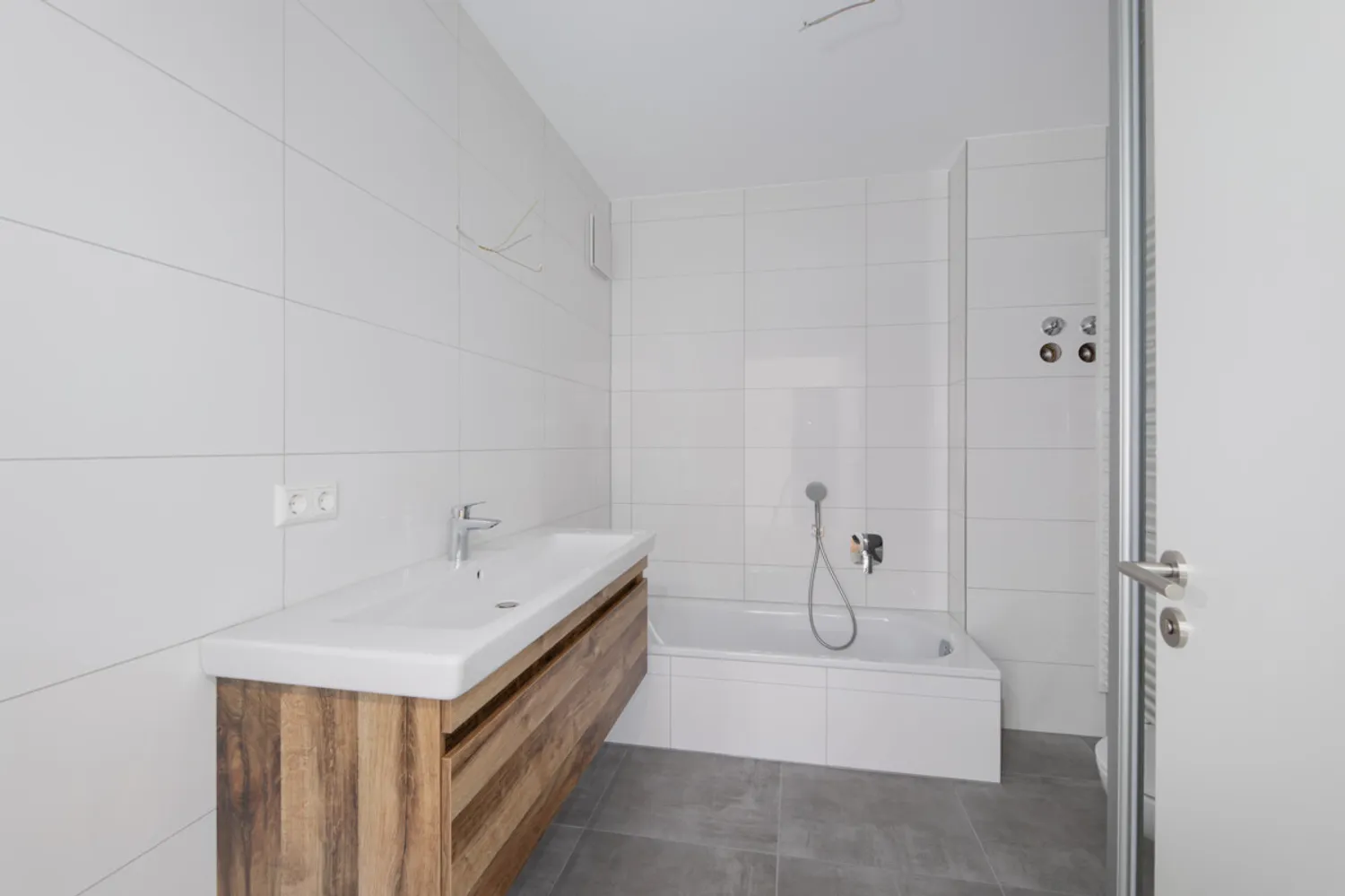 2 Zimmer Wohnung mit 101 m² in Karlsruhe – Bild 11
