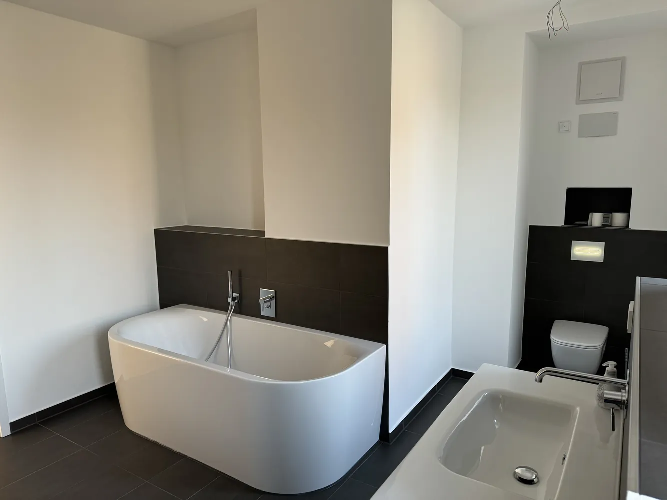 4 Zimmer Wohnung mit 195 m² in Lübeck – Bild 1