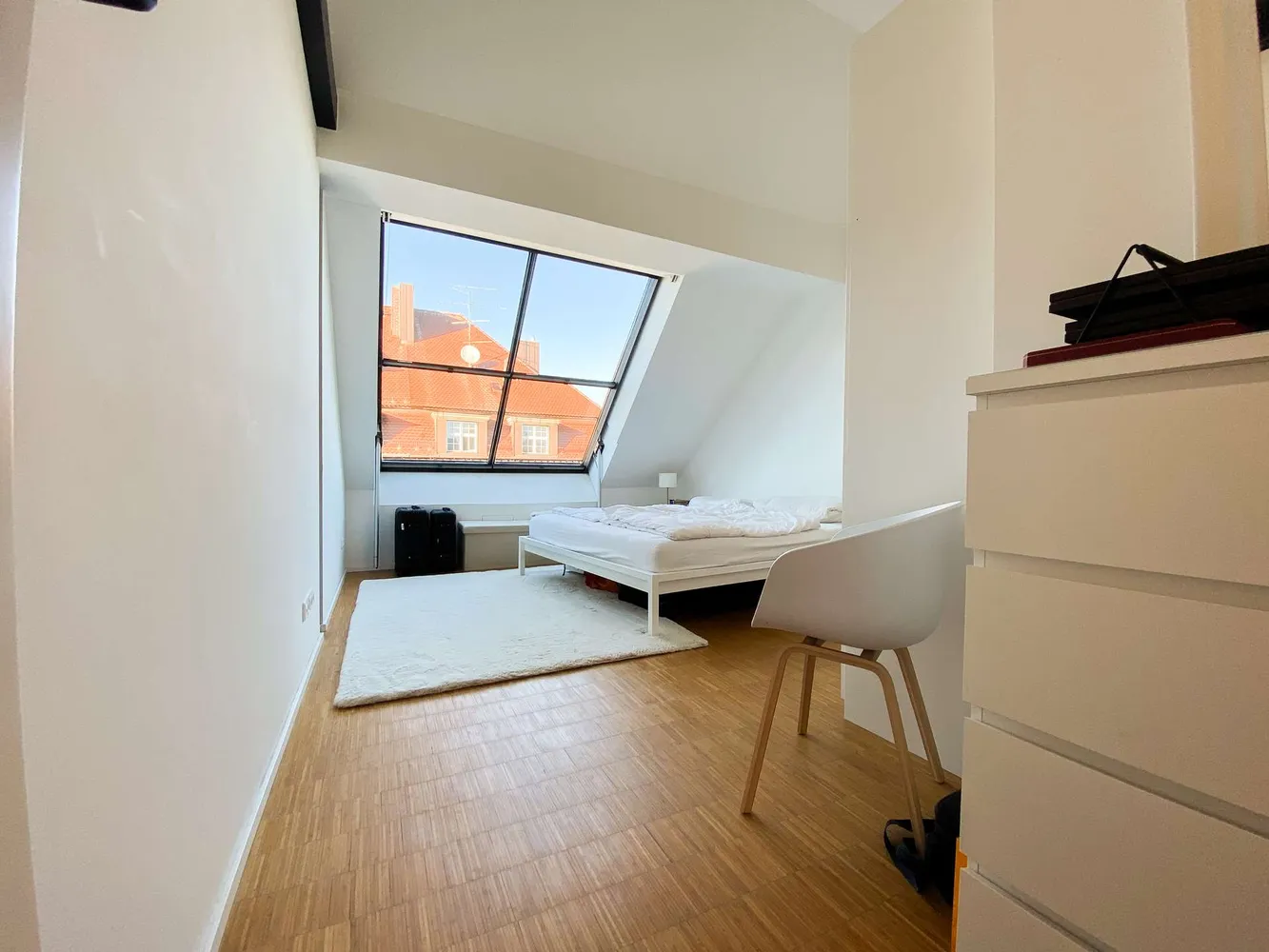 2 Zimmer Wohnung mit 125 m² in München – Bild 3