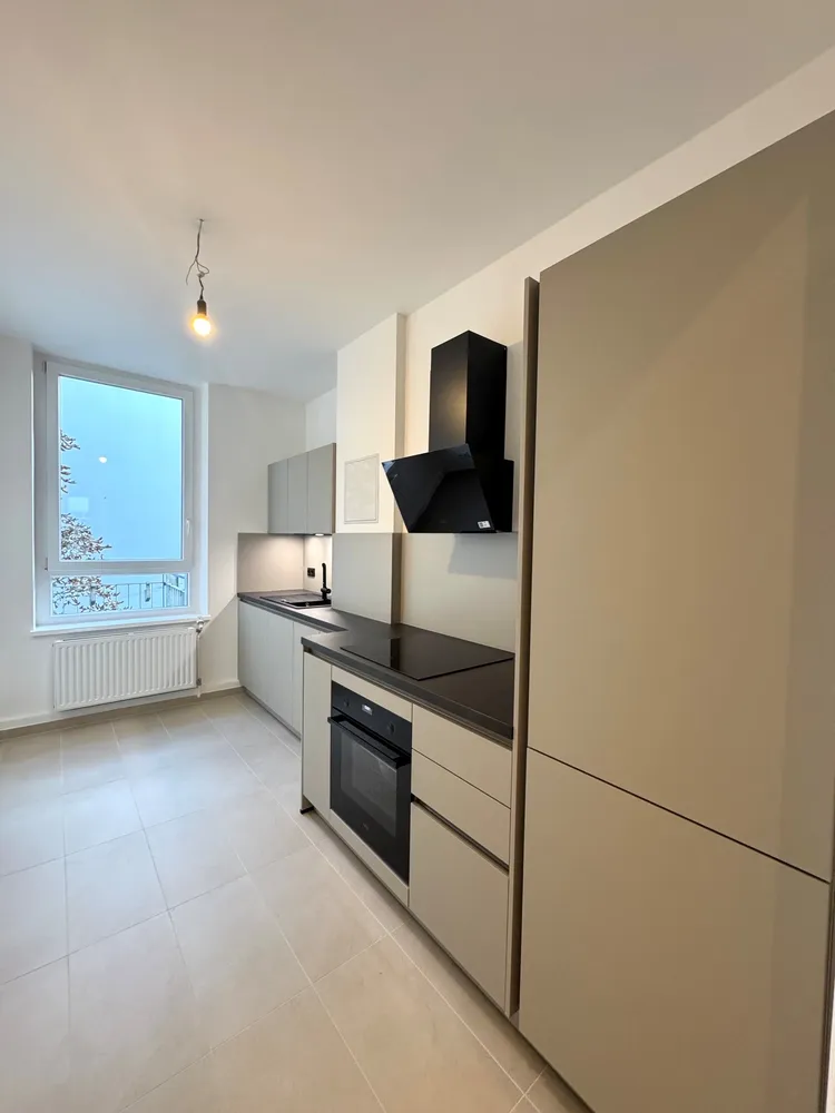 2 Zimmer Wohnung mit 81 m² in Berlin – Bild 2