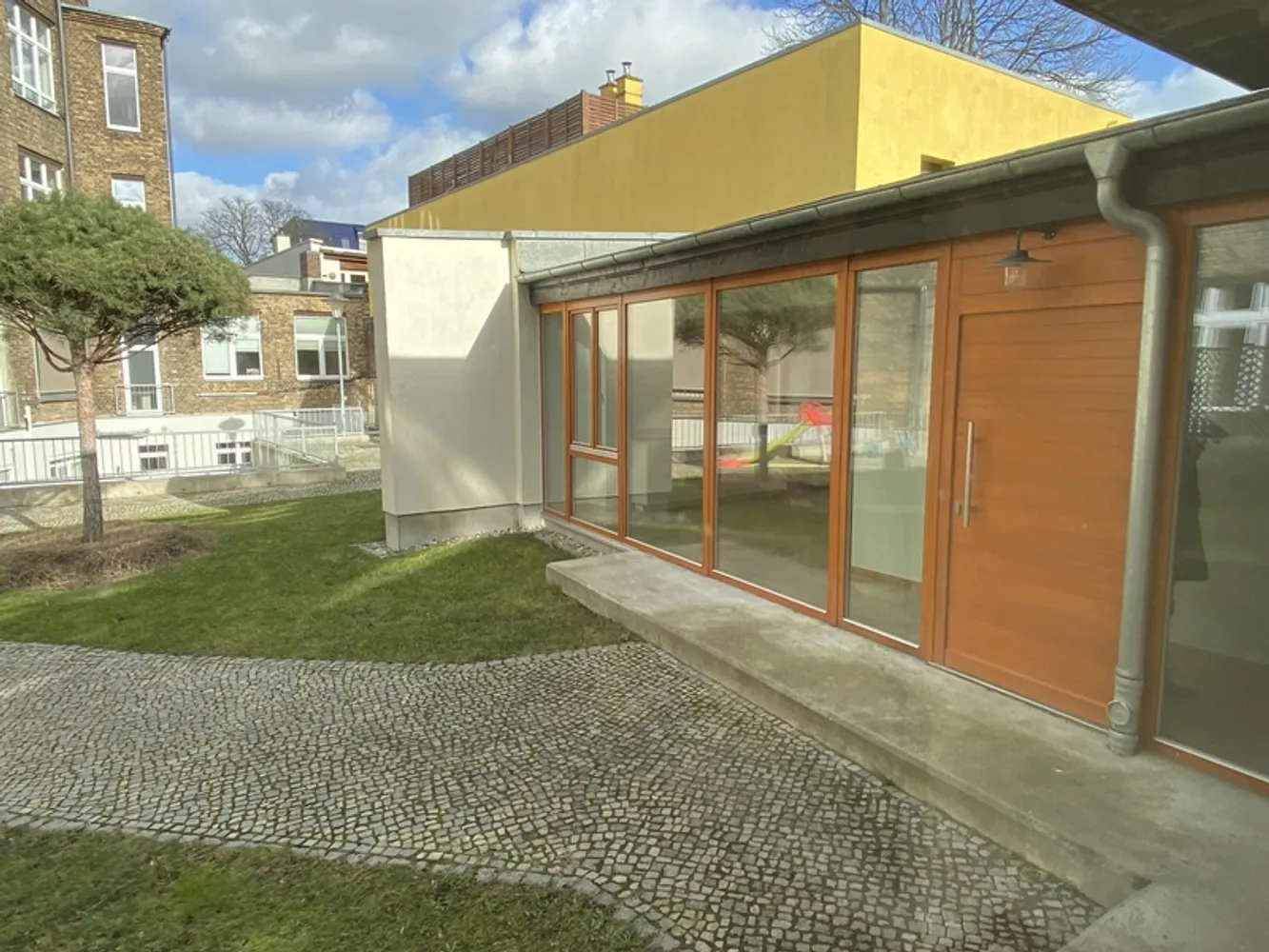 4 Zimmer Wohnung mit 161 m² in Berlin – Bild 4