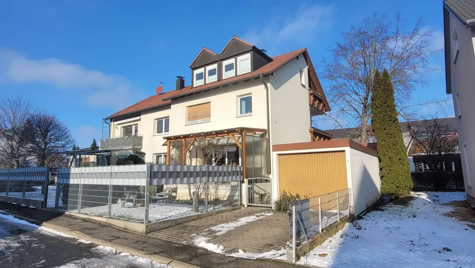 4 Zimmer Wohnung mit 99 m² in Erlangen – Bild 3