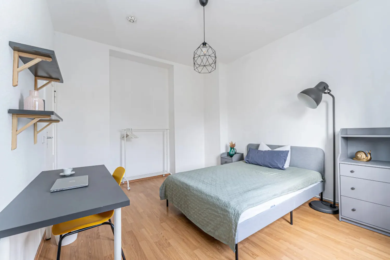 Shared room with 15 m² in Berlin – Photo 3
