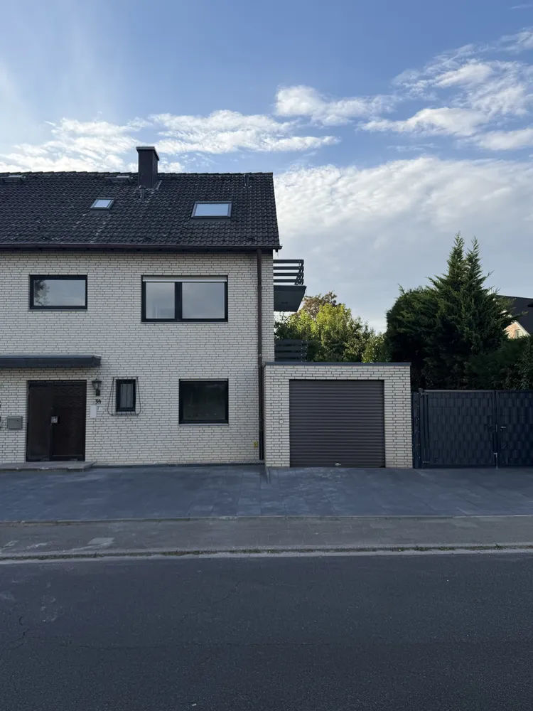 5 room house with 182 m² in Bergheim – Photo 1