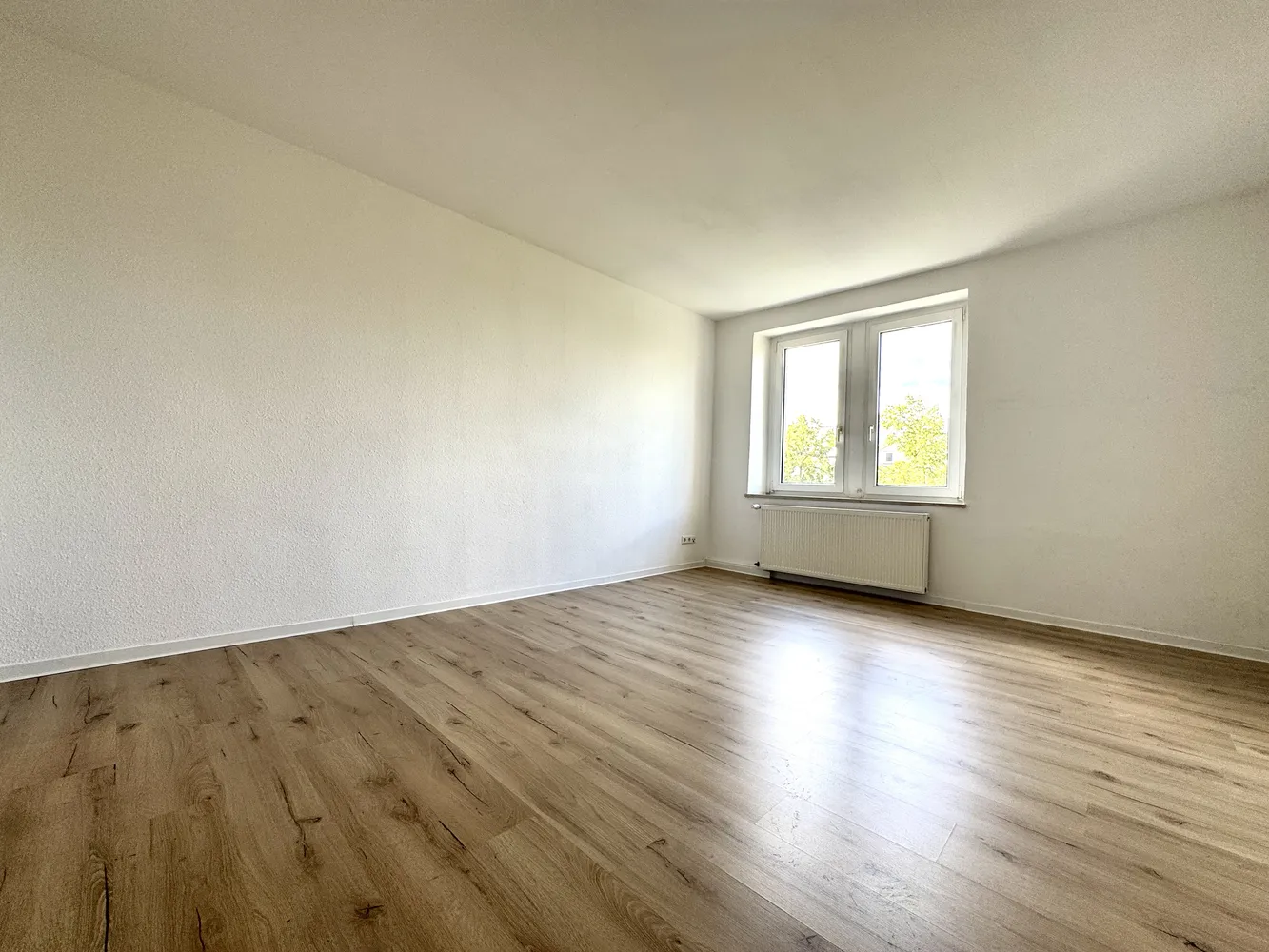 4 Zimmer Wohnung mit 103 m² in Chemnitz – Bild 2