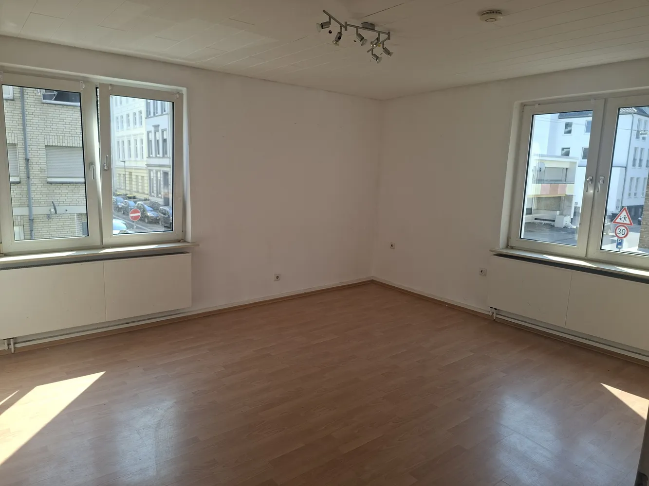 4 Zimmer Wohnung mit 75 m² in Krefeld – Bild 1
